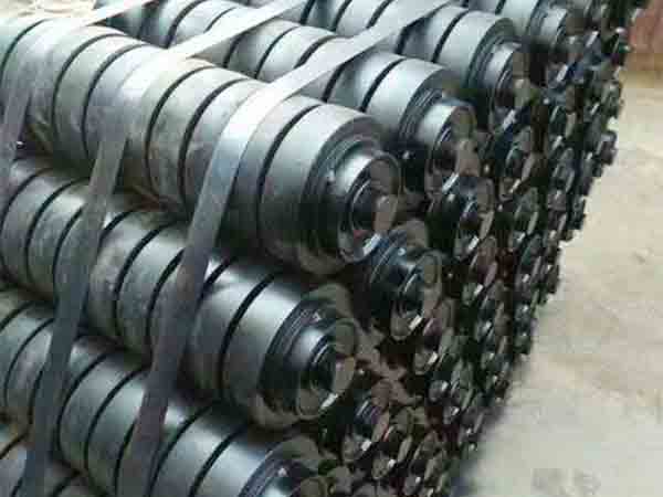 河南托輥生產廠家淺談槽型托輥和緩沖托輥的區別